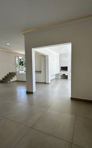 Casa à venda com 322m², 4 quartos e 4 vagas Casa à venda com 322m², 4 quartos e 4 vagasSala