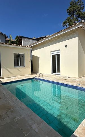 Casa à venda com 322m², 4 quartos e 4 vagas Casa à venda com 322m², 4 quartos e 4 vagasPiscina