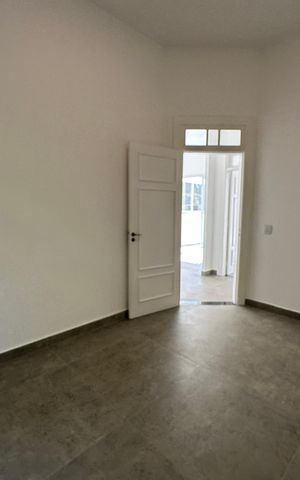 Casa à venda com 322m², 4 quartos e 4 vagas Casa à venda com 322m², 4 quartos e 4 vagasQuarto 2