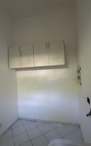 Casa à venda com 322m², 4 quartos e 4 vagas Casa à venda com 322m², 4 quartos e 4 vagasÁrea de Serviço