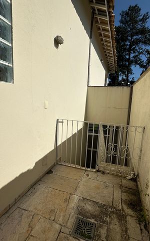 Casa à venda com 322m², 4 quartos e 4 vagas Casa à venda com 322m², 4 quartos e 4 vagasQuintal