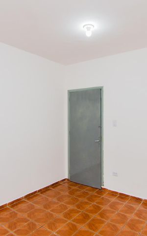Casa para alugar com 150m², 2 quartos e 2 vagasQuarto 1