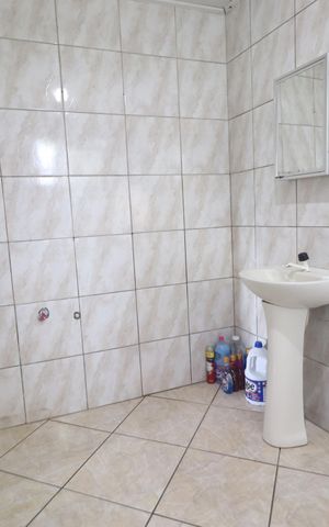 Casa à venda com 60m², 1 quarto e 2 vagasBanheiro