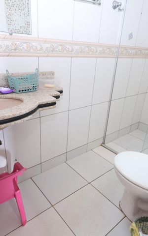 Casa à venda com 180m², 3 quartos e 2 vagasBanheiro Social