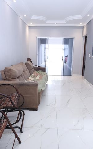 Casa à venda com 180m², 3 quartos e 2 vagasSala