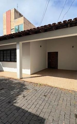 Casa para alugar com 175m², 3 quartos e 4 vagas