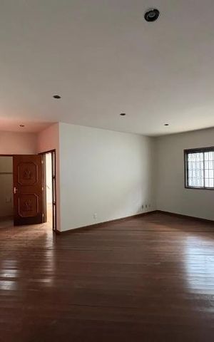 Casa para alugar com 175m², 3 quartos e 4 vagas Casa para alugar com 175m², 3 quartos e 4 vagasSala