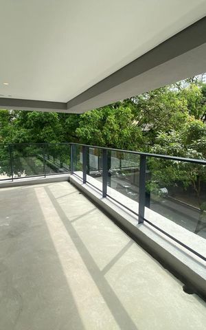 Apartamento à venda com 189m², 4 quartos e 3 vagas Apartamento à venda com 189m², 4 quartos e 3 vagasVaranda