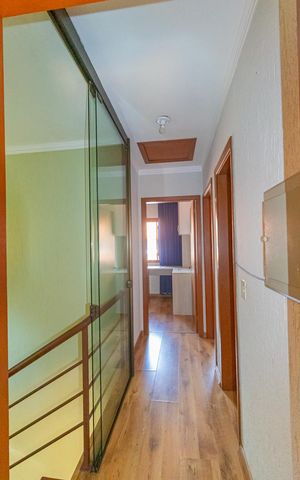 Casa de condomínio para alugar com 117m², 3 quartos e 2 vagas Casa de condomínio para alugar com 117m², 3 quartos e 2 vagasCorredor