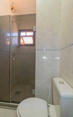 Casa de condomínio para alugar com 117m², 3 quartos e 2 vagas Casa de condomínio para alugar com 117m², 3 quartos e 2 vagasBanheiro da Suíte