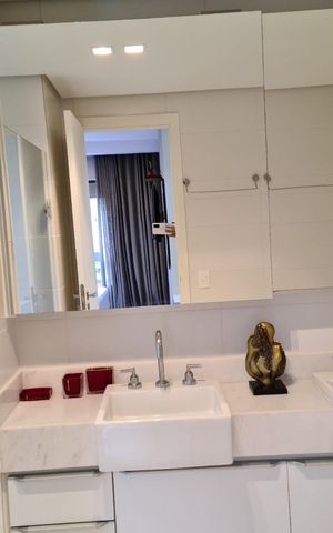 Apartamento para alugar com 163m², 3 quartos e 4 vagas Apartamento para alugar com 163m², 3 quartos e 4 vagasBanheiro