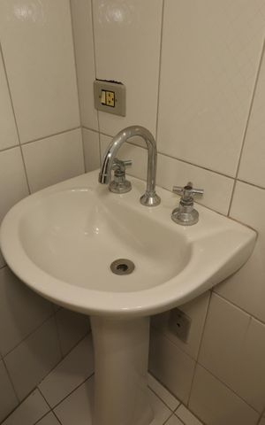 Casa para alugar com 85m², 2 quartos e 2 vagasBanheiro da Suíte 2 - Pia
