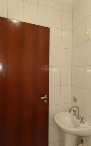 Casa para alugar com 85m², 2 quartos e 2 vagasBanheiro da Suíte 1