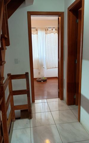 Casa à venda com 50m², 3 quartos e 1 vaga Casa à venda com 50m², 3 quartos e 1 vagaCorredor