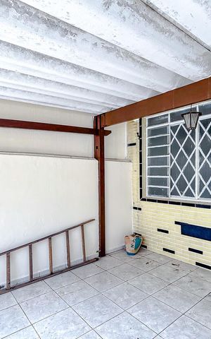 Casa à venda com 121m², 3 quartos e 1 vagaGaragem