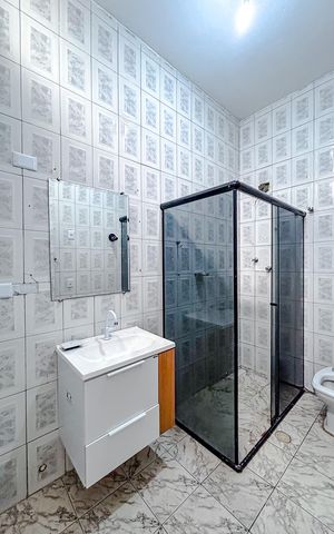 Casa à venda com 121m², 3 quartos e 1 vagaBanheiro