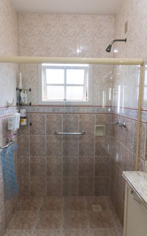 Casa à venda com 300m², 6 quartos e 6 vagas Casa à venda com 300m², 6 quartos e 6 vagasBanheiro da Suíte 2