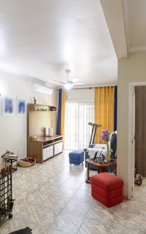 Casa à venda com 300m², 6 quartos e 6 vagas Casa à venda com 300m², 6 quartos e 6 vagasSala 2