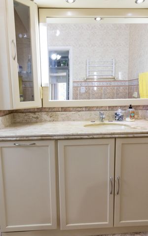 Casa à venda com 300m², 6 quartos e 6 vagas Casa à venda com 300m², 6 quartos e 6 vagasBanheiro da Suíte 2