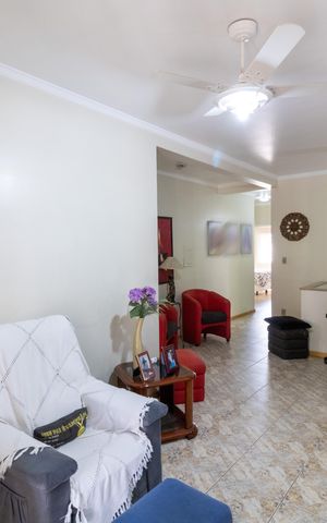 Casa à venda com 300m², 6 quartos e 6 vagas Casa à venda com 300m², 6 quartos e 6 vagasSala 2