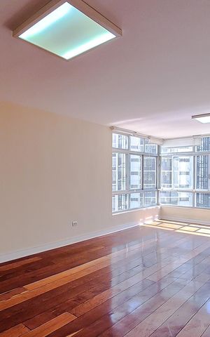 Apartamento à venda com 123m², 3 quartos e 1 vaga Apartamento à venda com 123m², 3 quartos e 1 vagaSala