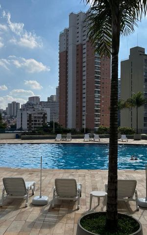 Apartamento à venda com 123m², 3 quartos e 1 vaga Apartamento à venda com 123m², 3 quartos e 1 vagaÁrea comum - Piscina