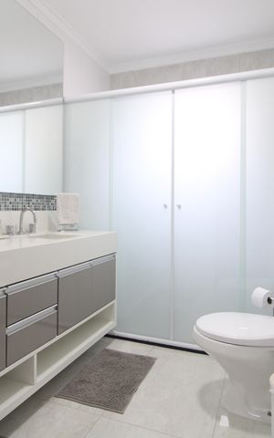 Casa de condomínio à venda com 215m², 4 quartos e 4 vagasBanheiro da suíte 2