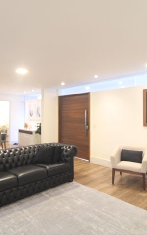 Casa de condomínio à venda com 215m², 4 quartos e 4 vagasSala