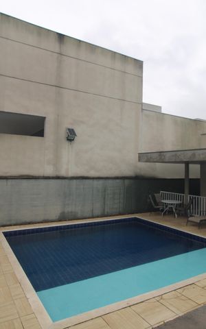 Casa de condomínio à venda com 215m², 4 quartos e 4 vagasPiscina