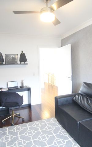 Casa de condomínio à venda com 215m², 4 quartos e 4 vagasQuarto 1