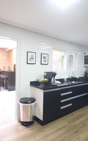 Casa de condomínio à venda com 215m², 4 quartos e 4 vagasCozinha
