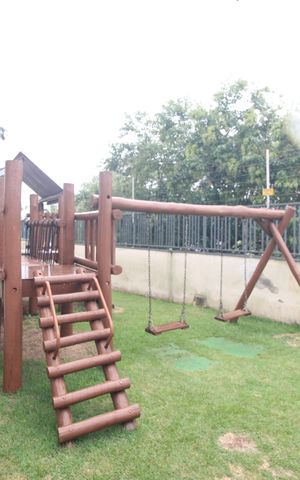 Casa de condomínio à venda com 215m², 4 quartos e 4 vagasPlayground