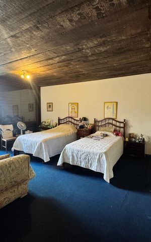 Casa à venda com 875m², 4 quartos e 4 vagas Casa à venda com 875m², 4 quartos e 4 vagasSuite Master