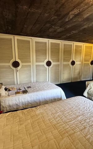 Casa à venda com 875m², 4 quartos e 4 vagas Casa à venda com 875m², 4 quartos e 4 vagasSuite Master