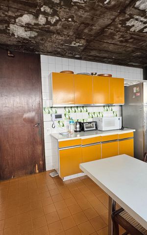 Casa à venda com 875m², 4 quartos e 4 vagas Casa à venda com 875m², 4 quartos e 4 vagasCozinha