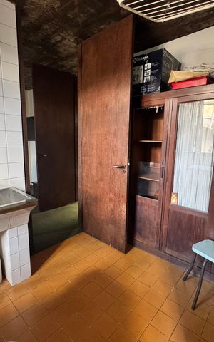 Casa à venda com 875m², 4 quartos e 4 vagas Casa à venda com 875m², 4 quartos e 4 vagasÁrea de Serviço