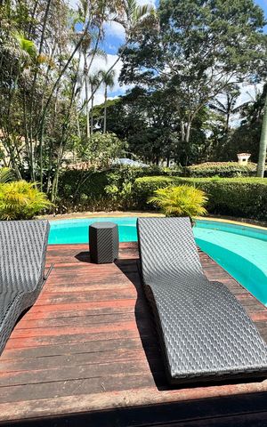 Casa à venda com 875m², 4 quartos e 4 vagas Casa à venda com 875m², 4 quartos e 4 vagasDeck vista Piscina