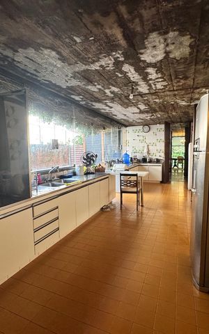 Casa à venda com 875m², 4 quartos e 4 vagas Casa à venda com 875m², 4 quartos e 4 vagasCozinha