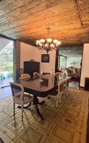 Casa à venda com 875m², 4 quartos e 4 vagas Casa à venda com 875m², 4 quartos e 4 vagasSala de Jantar