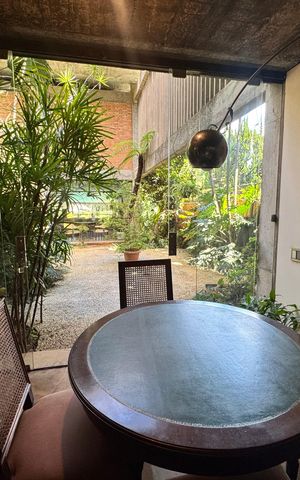 Casa à venda com 875m², 4 quartos e 4 vagas Casa à venda com 875m², 4 quartos e 4 vagasVista sala de leitura