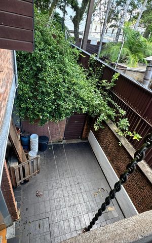 Casa à venda com 875m², 4 quartos e 4 vagas Casa à venda com 875m², 4 quartos e 4 vagasQuintal dos fundos