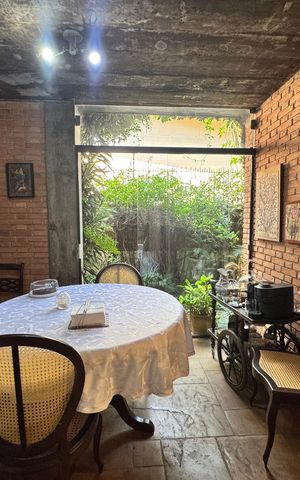 Casa à venda com 875m², 4 quartos e 4 vagas Casa à venda com 875m², 4 quartos e 4 vagasSala de almoço