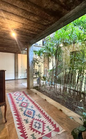 Casa à venda com 875m², 4 quartos e 4 vagas Casa à venda com 875m², 4 quartos e 4 vagasCorredor