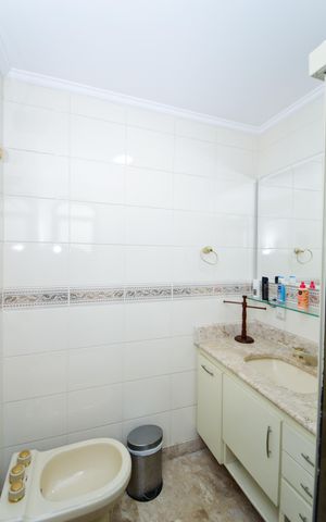 Apartamento à venda com 200m², 3 quartos e 4 vagasBanheiro da Suíte 2
