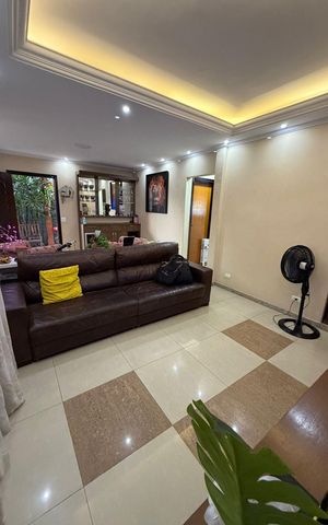 Casa à venda com 200m², 3 quartos e 3 vagas Casa à venda com 200m², 3 quartos e 3 vagasSala