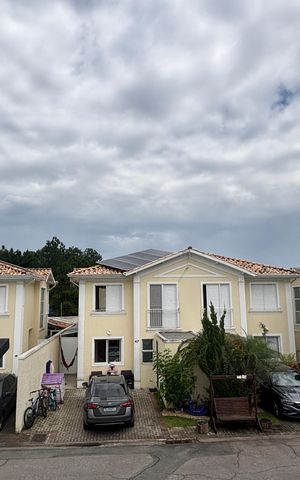 Casa à venda com 244m², 3 quartos e 2 vagasSuíte  Vista 