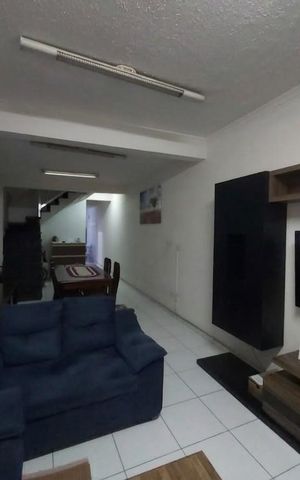 Casa à venda com 250m², 5 quartos e 2 vagas Casa à venda com 250m², 5 quartos e 2 vagasSala