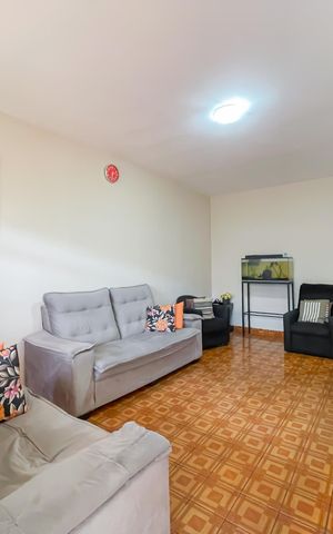 Casa à venda com 258m², 3 quartos e 3 vagas Casa à venda com 258m², 3 quartos e 3 vagasSala
