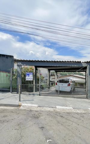 Casa à venda com 258m², 3 quartos e 3 vagas Casa à venda com 258m², 3 quartos e 3 vagasFachada