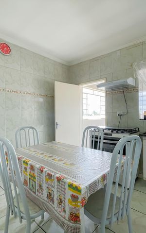 Casa à venda com 258m², 3 quartos e 3 vagas Casa à venda com 258m², 3 quartos e 3 vagasCozinha